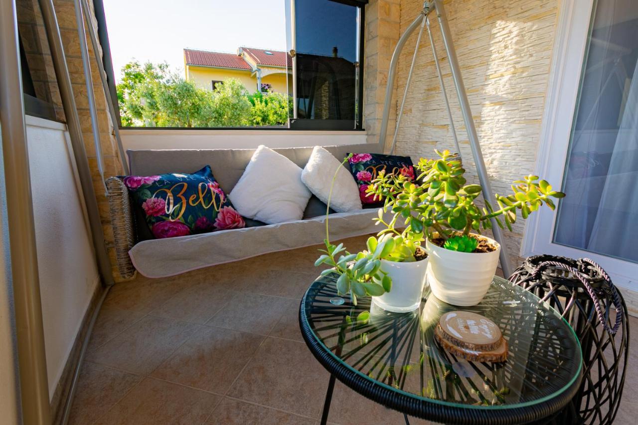 Villa Lorema-Pet Friendly On 5000 Sqm Garden,Pool, Jacuzzi, Billiard&Ps5 Sveti Filip i Jakov Extérieur photo